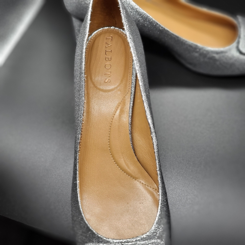 Talbots Carlye Buckle Block Heel Pumps Sz.8.5 M. - Picture 8 of 12